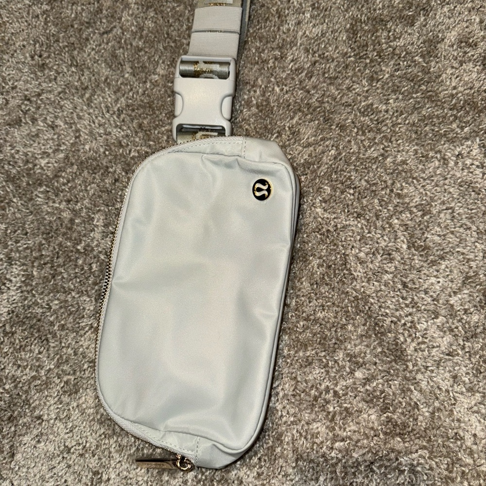 Lululemon Athletica Gray Belt Bag Minimalist Design